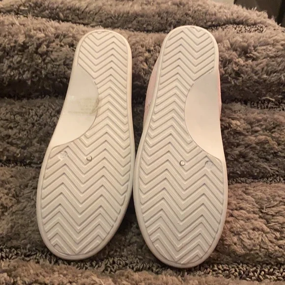 Brand New XL Pink Tie Dye Canvas Sneaker - Picture 2 of 3